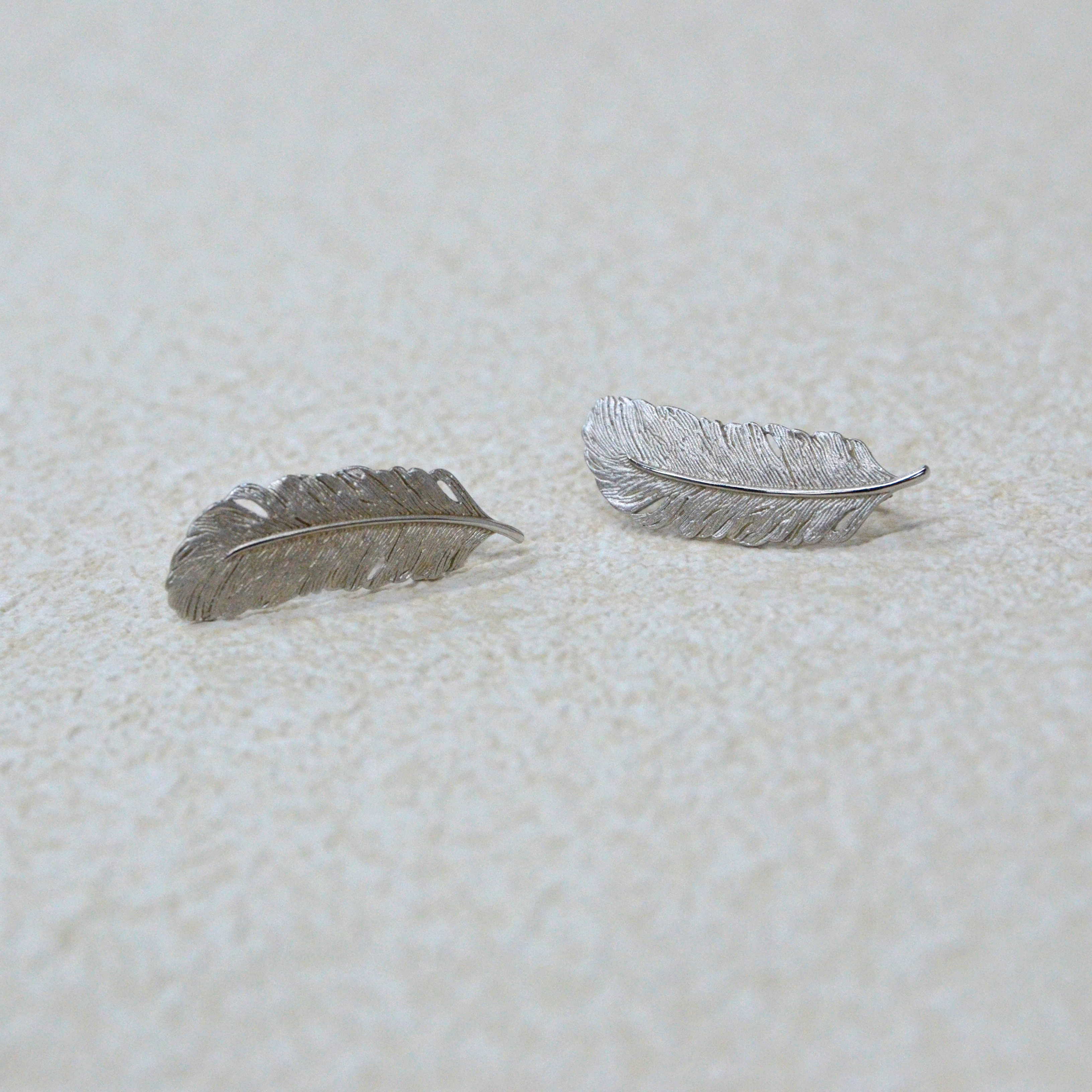 925 Italian Silver Earring Retro Feather Ear Hook with Wire Drawing